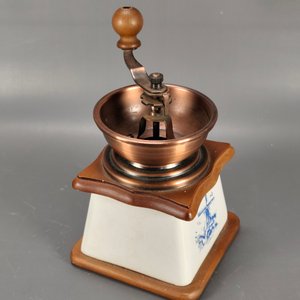Molinillo de Café Vintage en Porcelana, Madera y Metal con Diseño Azul - imagen 6