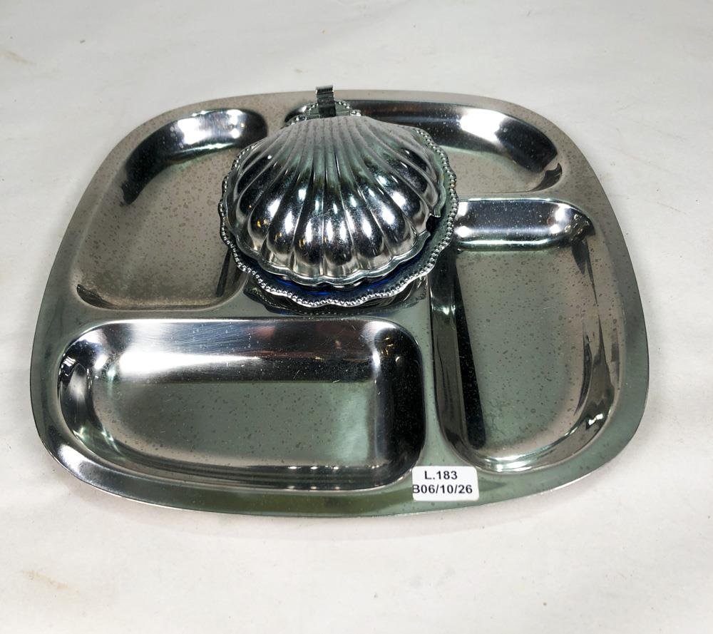 Bandeja Copetinera Metálica con Divisones y Coquilla Decorativa