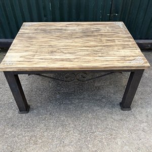 Mesa Ratona Moderna de Madera y Hierro - imagen 5