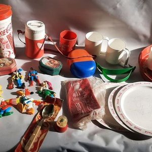 Lote anterior: Lote Coleccionable Coca-Cola y Disney: Vasos, Platos, Utensilios y Figuras
