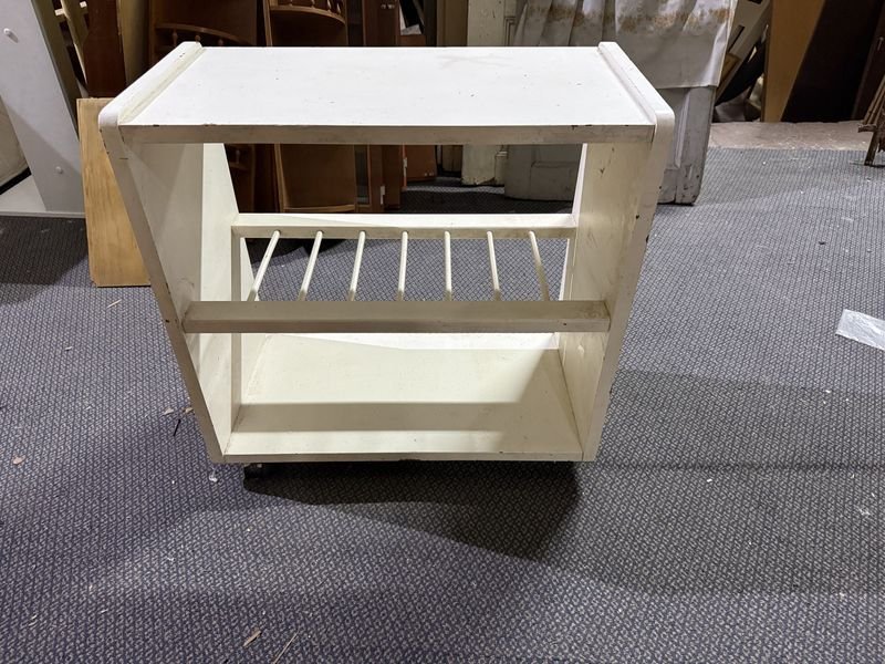 Mesa auxiliar con ruedas para el hogar - imagen 6