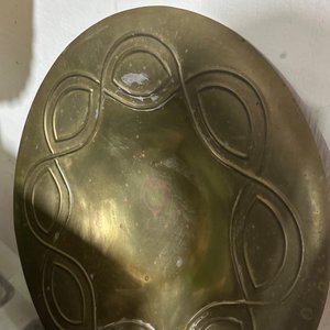 Lote anterior: Plato Decorativo de Bronce con Diseño Entrelazado