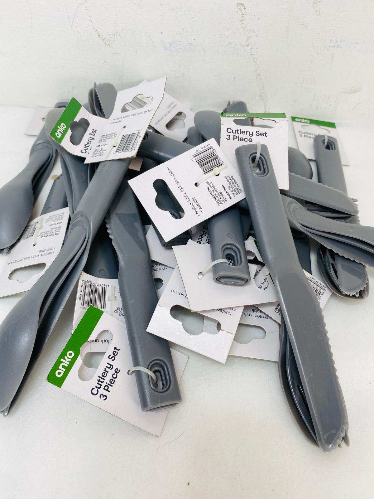 Item lote-x18-set-x-3-cubiertos-de-plastico-gris - Image 0