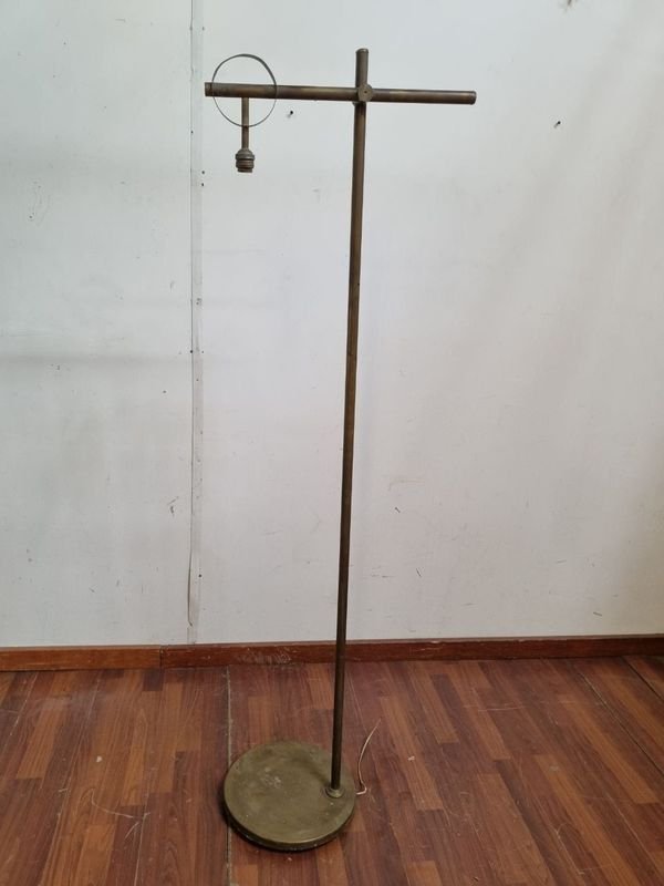 Lote anterior: Lámpara de pie antigua con diseño clásico