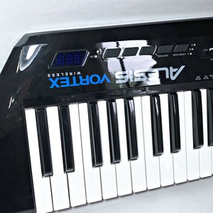 Teclado Controlador Alesis Vortex Wireless con Accesorios y Caja - imagen 4