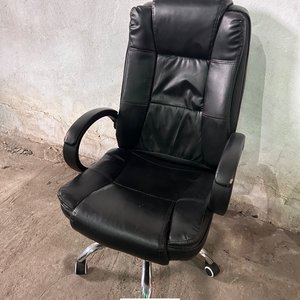 Silla de Escritorio Negra con Ruedas - imagen 4