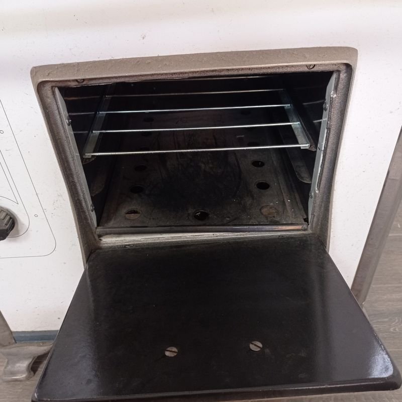 Cocina de gas económica con hornallas y horno - imagen 5