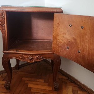 Juego de Mesas de Luz Antiguas de Madera con Cajones y Puerta - imagen 2