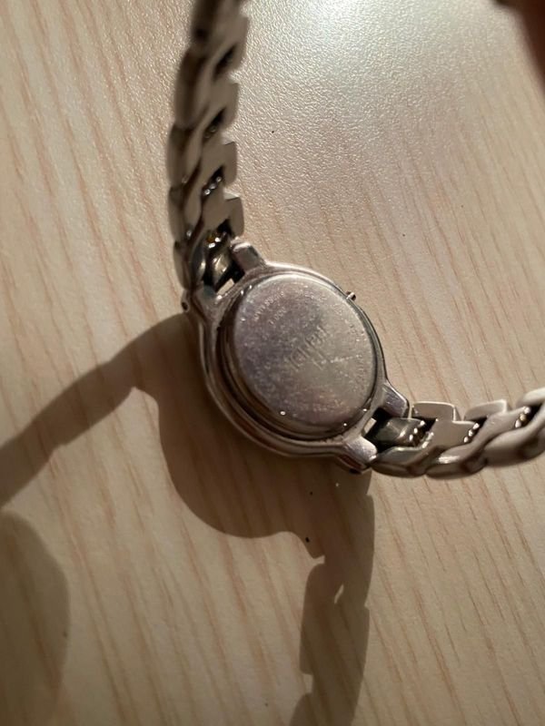 Reloj Fendi original con accesorios - imagen 3