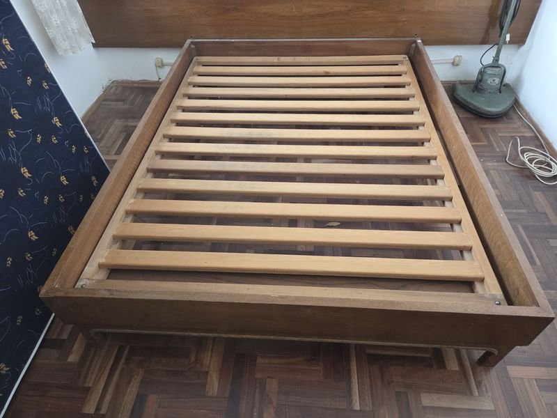 Cama de 2 plazas con respaldo esterillado y firme - imagen 2