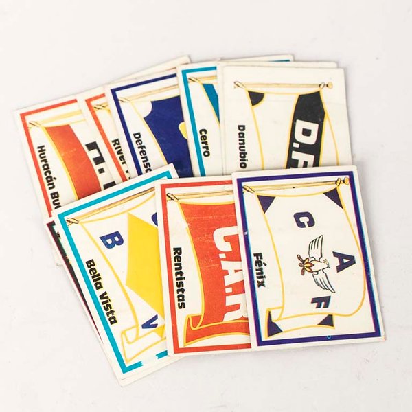 Lote anterior: Colección de Figuritas de Banderas de Clubes de Fútbol de Uruguay