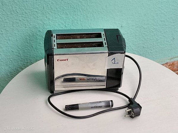 Tostadora eléctrica con cordón y placa de control - imagen 1