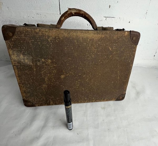 Valija Antigua de Viaje Marrón con Detalles de Cuero