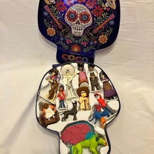 Colección Figuras Coco Disney Pixar Caja Metálica - imagen 1