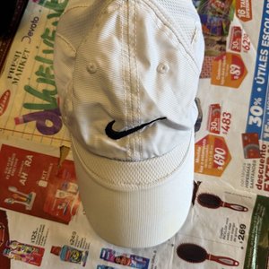 Lote de 7 Gorras con Temáticas Variadas: Turismo, Marcas y Uruguay - imagen 17