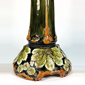 Macetero de Mayólica Verde con Pedestal y Decoración Floral - imagen 5