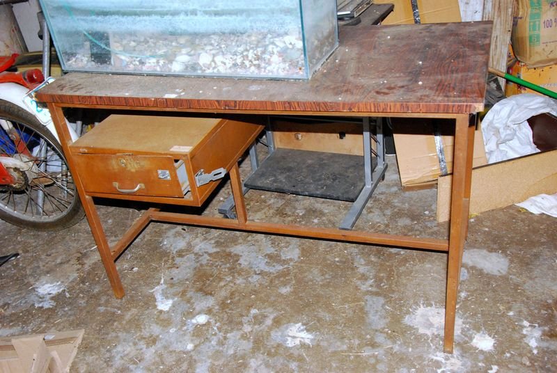 Escritorio antiguo de madera - imagen 2