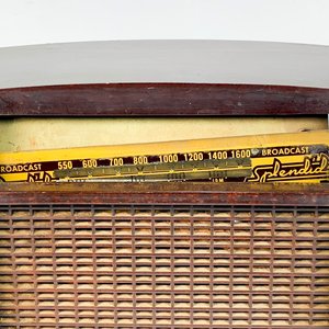 Radio Antigua "Splendid" Años 40 en Caja de Baquelita - imagen 2