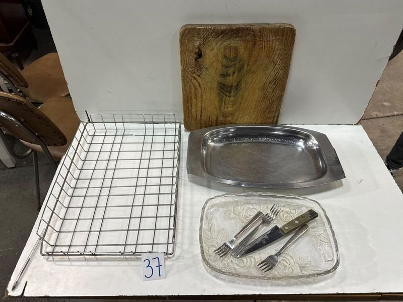 Escurridor Niquelado, Tabla de Picar, Fuente Acero Inoxidable y Fuente Vidrio