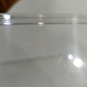 Bandeja Italiana Guzzini en Acrílico Transparente con Asas Negras - imagen 4