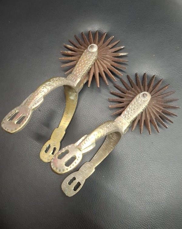 Espuelas de Caballo Grandes con Grabados - imagen 1