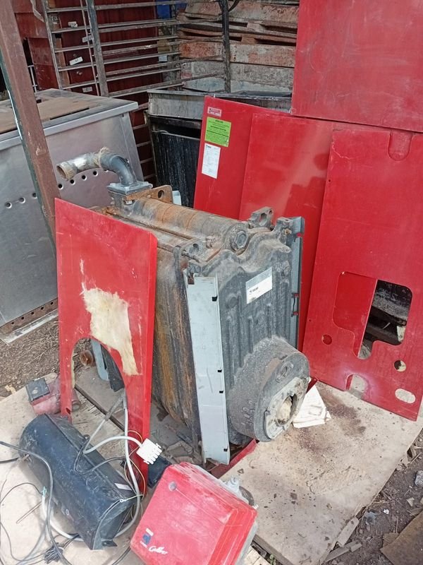 Caldera a Fuel Oil Riello TBR 5 con Bomba y Accesorios - imagen 1