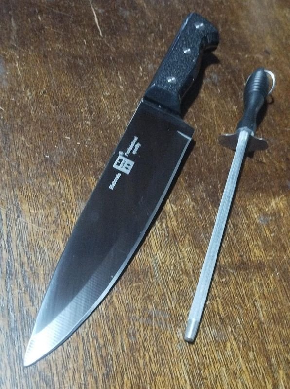 Lote siguiente: Cuchilla de Hoja de 20 cm con Chaira
