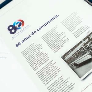 Libro "Cutcsa 80 Aniversario" Edición Especial Tapa Dura con Sobrecubierta - imagen 2