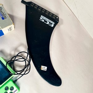 Lote de 4 piezas: Flash Starblitz, consola de videojuegos portátil, vaina de cuchillo antigua y quilla de tabla de surf - imagen 3