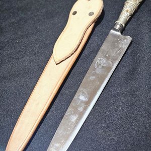 Cuchillo Gauchesco Hoja 30cm, Cabo Plata y Oro con Guitarra - imagen 3