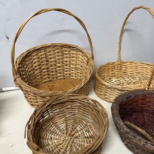 Lote de 9 Canastos de Mimbre Artesanales - imagen 3