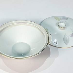 Guisera de Porcelana Bavaria Blanca con Decoración de Hojas - imagen 2