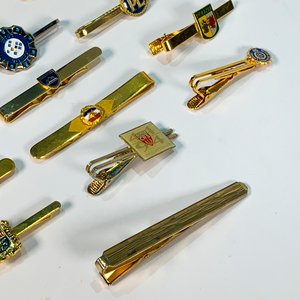 Lote de 21 Pasatiempos Dorados con Escudos Decorativos - imagen 4