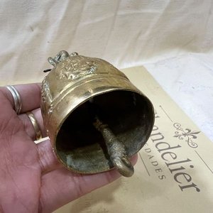 Lote de 2 campanas antiguas de bronce con águila y motivos orientales - imagen 4