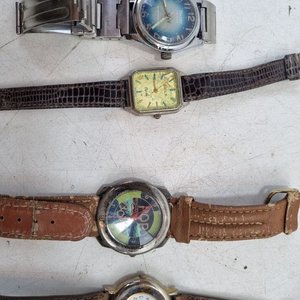 Lote de Relojes de Pulsera y Encendedor Zippo con Galgo - imagen 3