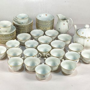 Conjunto de Loza Checoslovaca con Decoración Floral: Platos, Tazas y Piezas de Servir - imagen 1