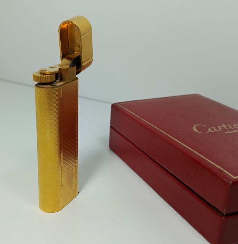 Lujoso encendedor de Cartier con estuche original - imagen 2