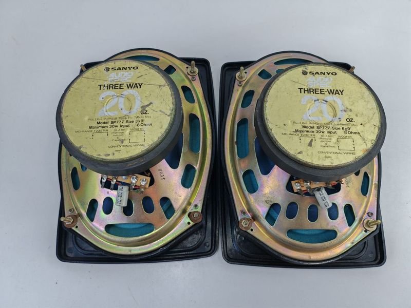 Dos Parlantes Sanyo de Alta Calidad - imagen 7