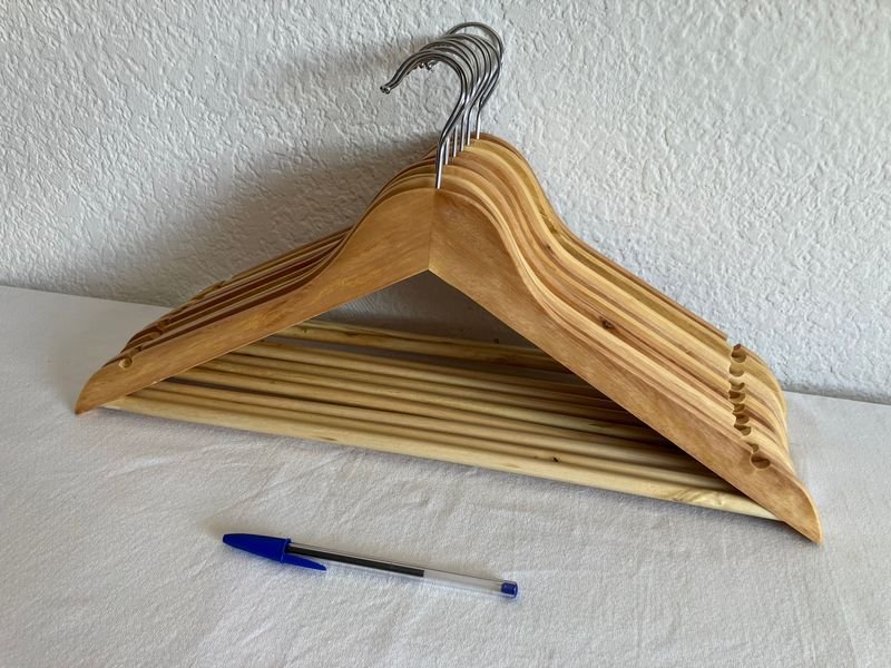 Perchas de madera nuevas y útiles - imagen 3