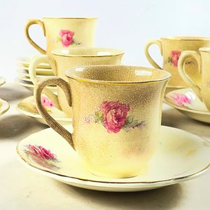 Juego de 17 pocillos y platillos de loza inglesa Thomas Hughes & Son Ltd. con diseño floral - imagen 3