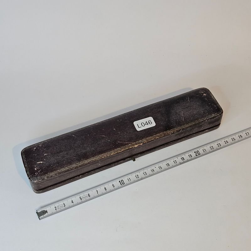 Pluma para escribir con pluma fuente, en su estuche - imagen 4