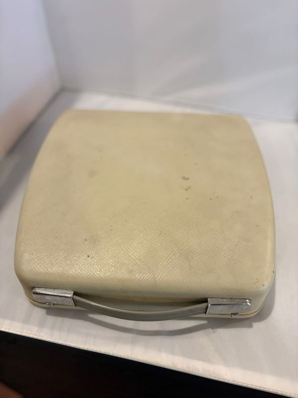 Maquina de escribir Tippa con estuche