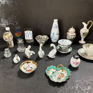 Lote de 21 Adornos Varios: Cerámica, Vidrio y Porcelana - imagen 2