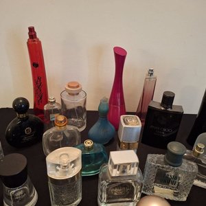 Lote de Frascos de Perfume Vacíos de Colección - imagen 2