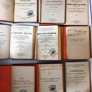 Lote de 9 Libros "Círculo Militar-Biblioteca del Oficial" - Colección General Berisso - imagen 10