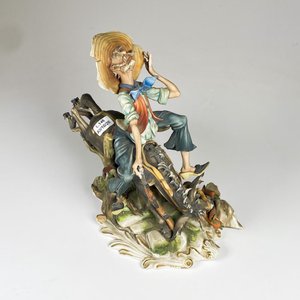 Lote anterior: Figura de porcelana italiana capodimonte personaje a caballo, firmado por el escultor Tiziano Galli )1908-1986) altura 28 cm