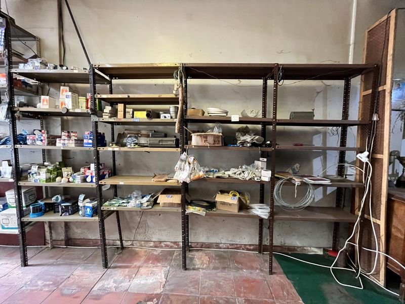 Lote siguiente: Estantería metálica de 4 módulos para almacenamiento