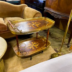 Lámpara de Pie Dorada con Dos Tulipanes y Mesa Auxiliar de Madera - imagen 2
