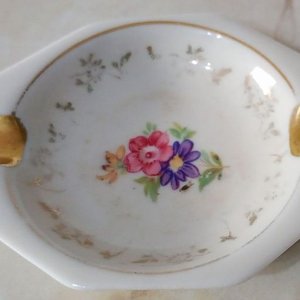 Cenicero Antiguo de Porcelana Alemana Royal Bavaria con Detalles en Pan de Oro - imagen 3