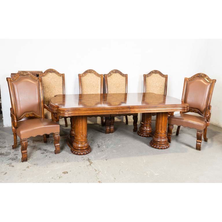 Mesa de Comedor Francesa con 4 Sillas y 2 Butacas Talladas
